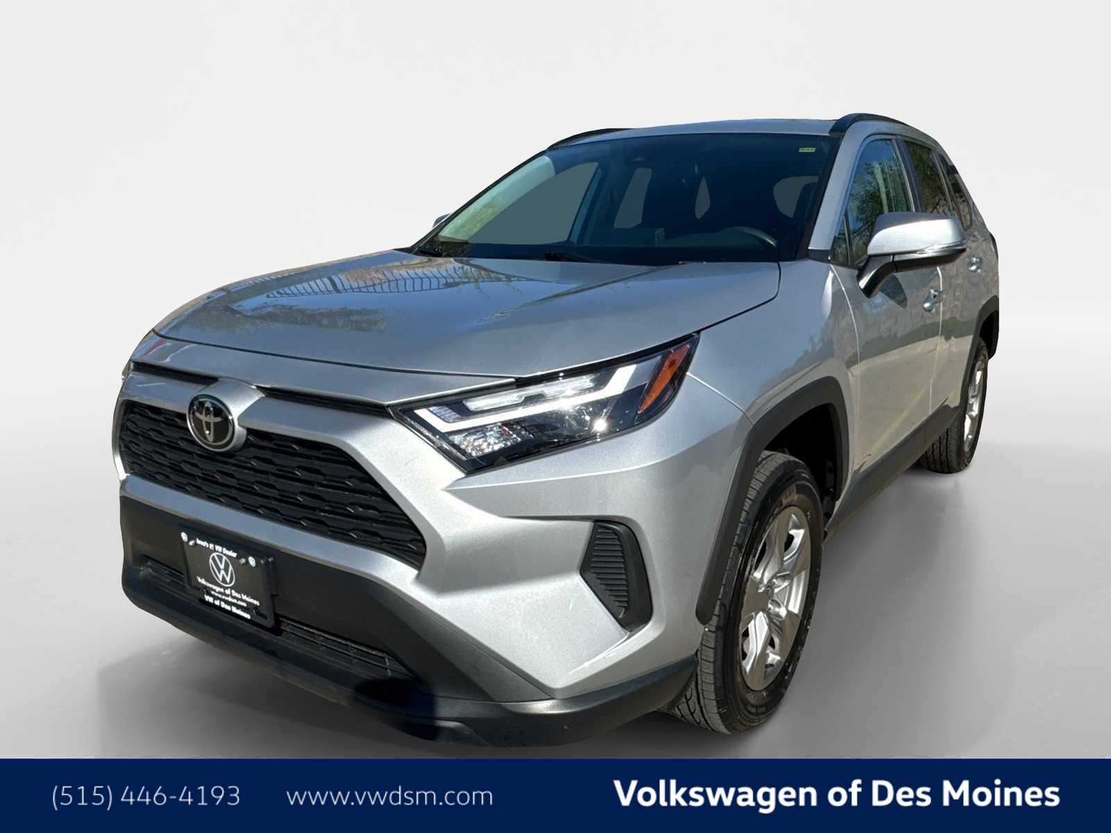 2025 Toyota RAV4 XLE's photo
