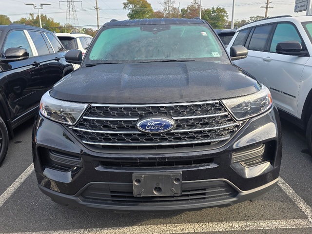 2023 Ford Explorer XLT photo 2