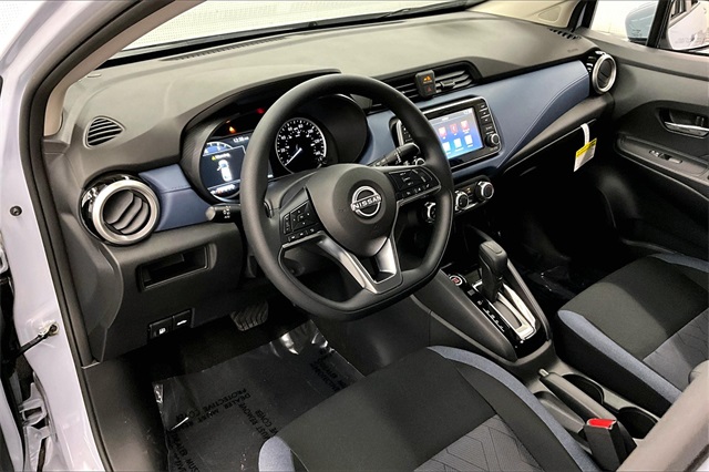 2025 Nissan Versa 1.6 SV photo 6