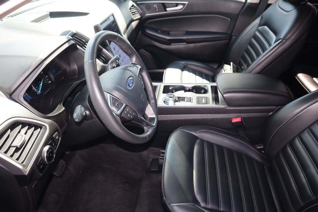 2024 Ford Edge SEL photo 16
