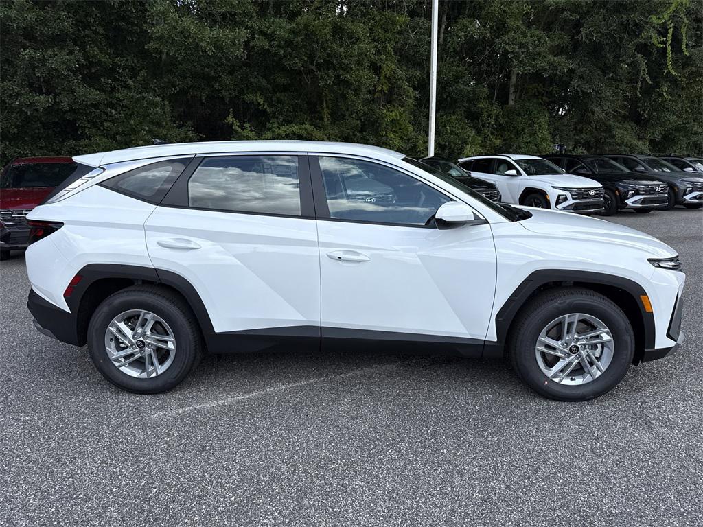 2026 Hyundai Tucson SE photo 2