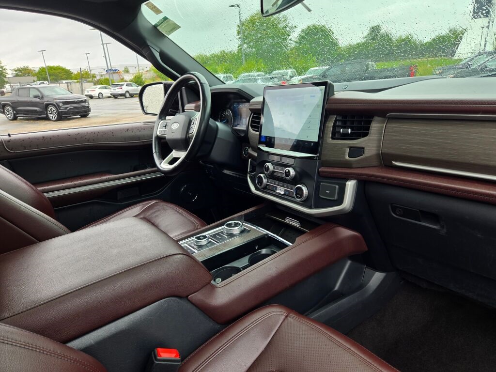 2023 Ford Expedition MAX Limited photo 4