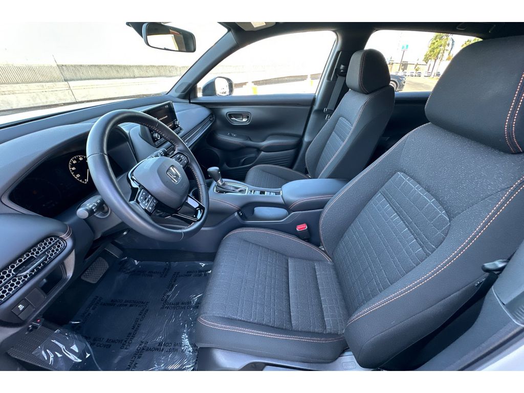 2025 Honda HR-V Sport photo 9