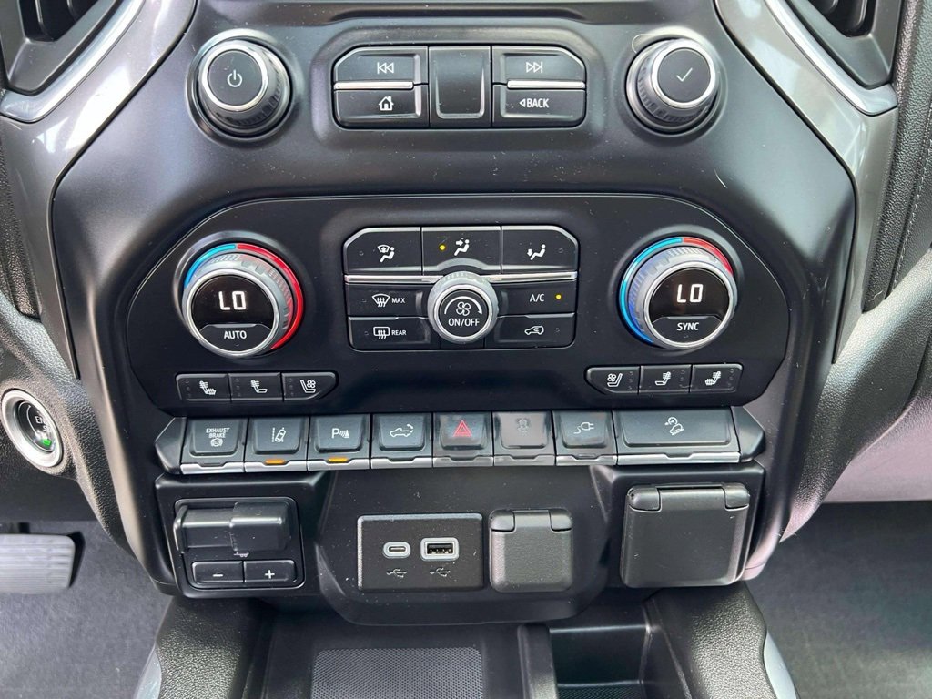 2022 Chevrolet Silverado 2500HD LTZ photo 12