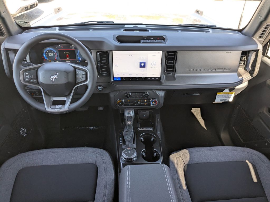 2025 Ford Bronco Base photo 14