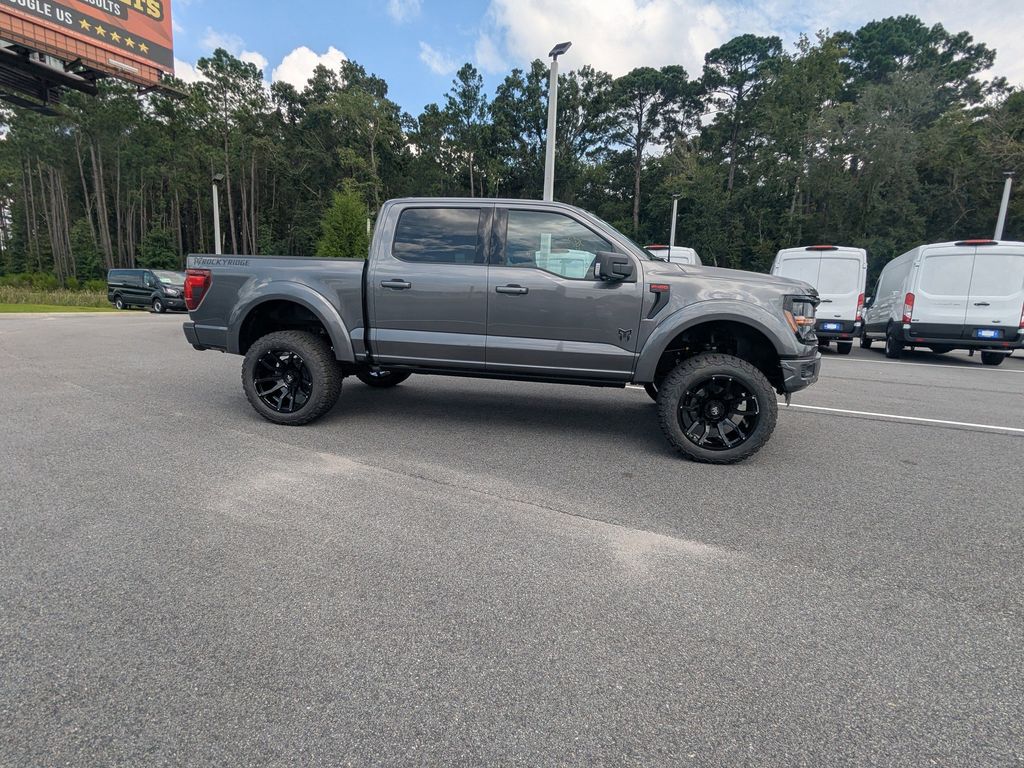 2025 Ford F-150 XLT photo 2