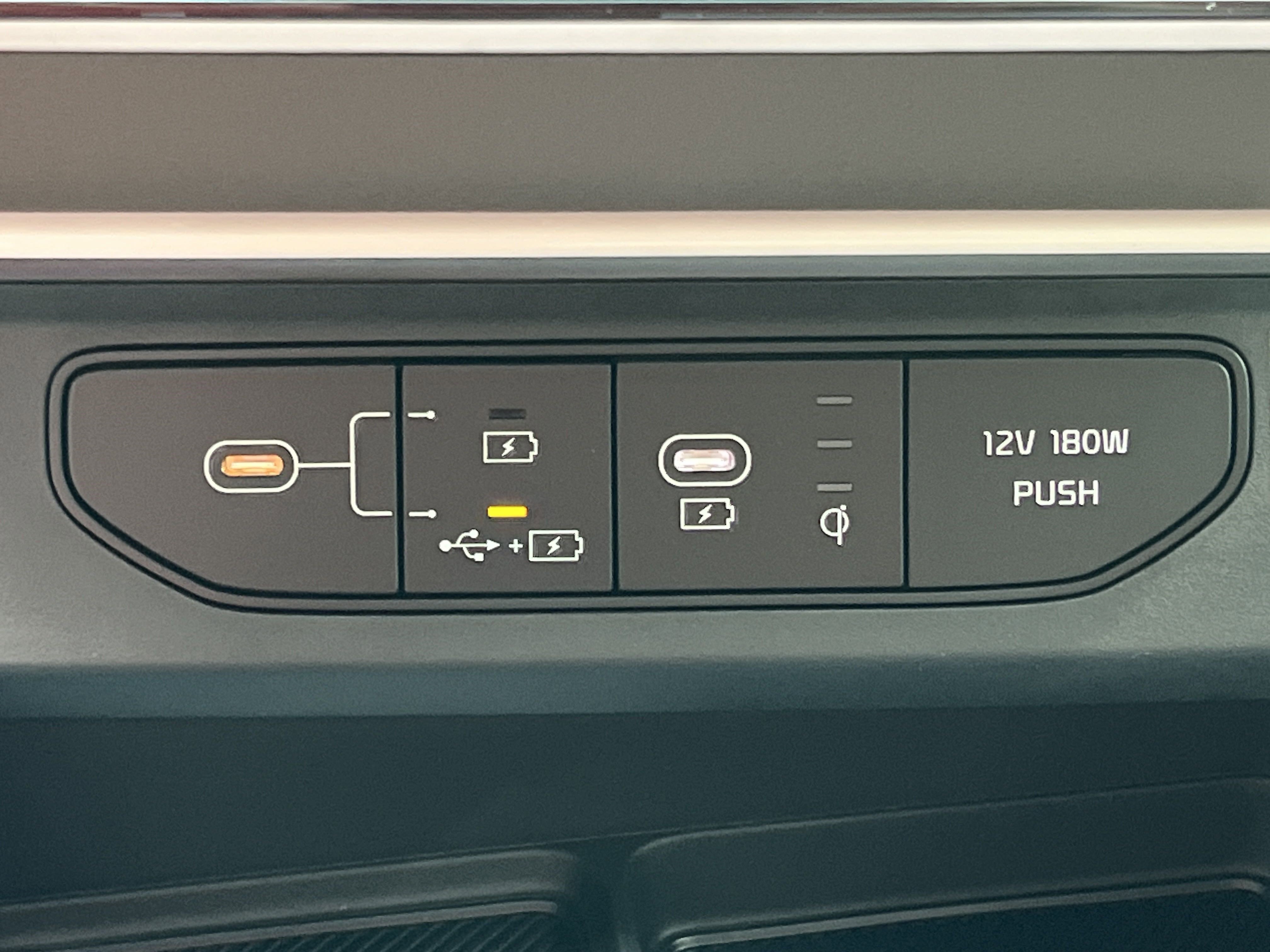 2026 Kia Carnival EX photo 4