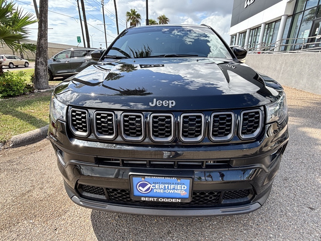 2025 Jeep Compass Latitude photo 2
