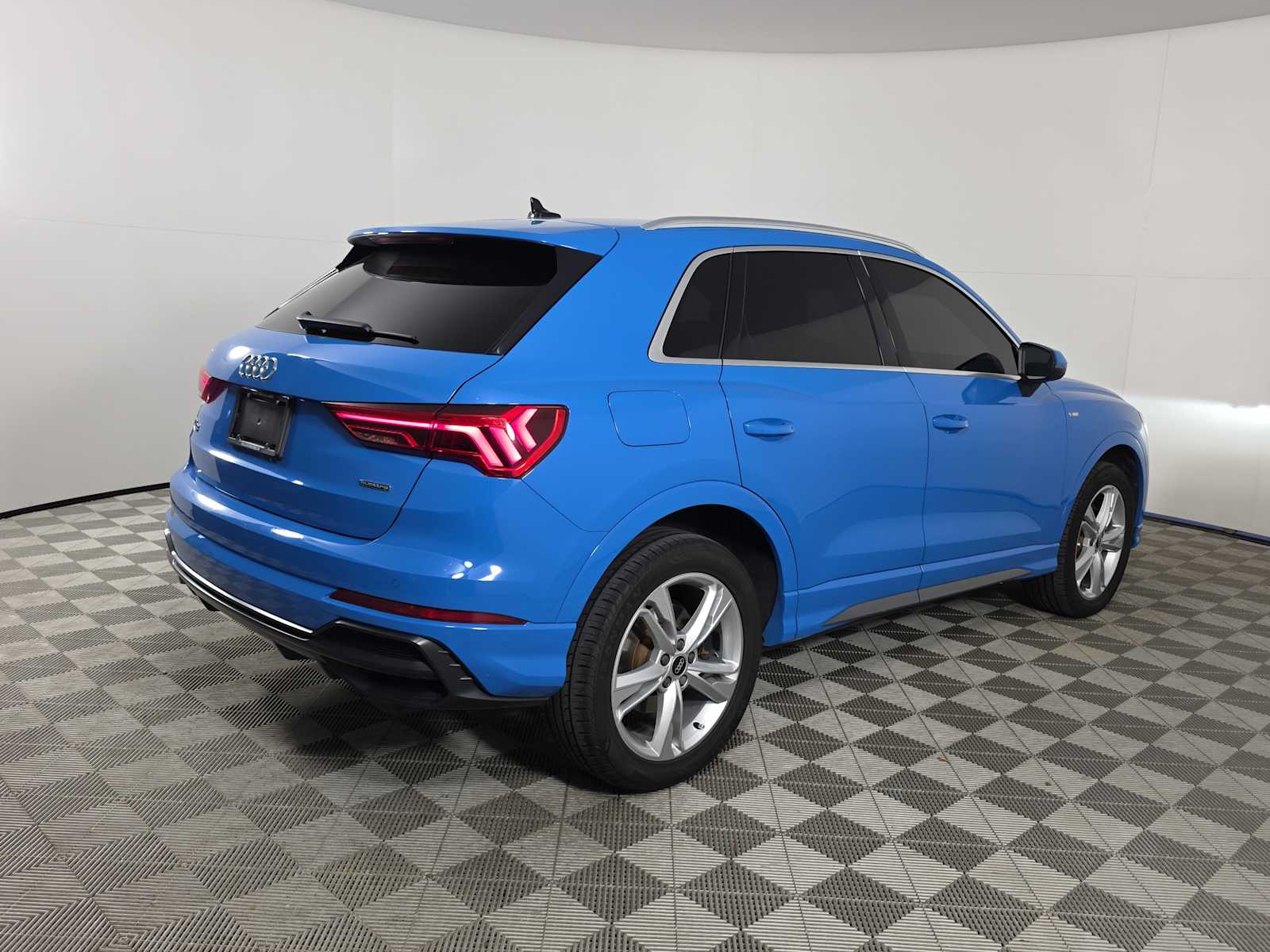 2022 Audi Q3 S line Premium Plus photo 7