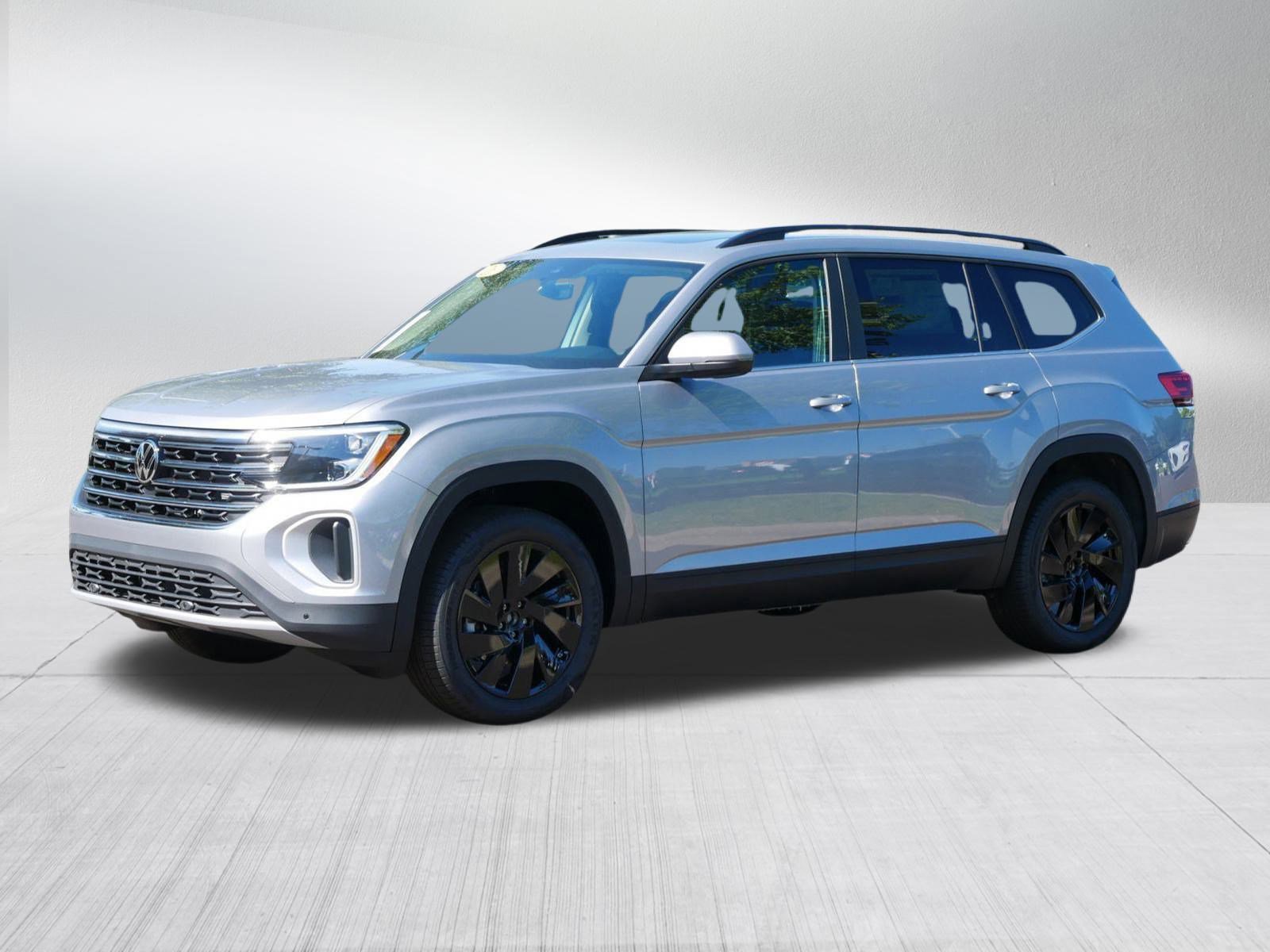 2026 Volkswagen Atlas SE Technology photo 2