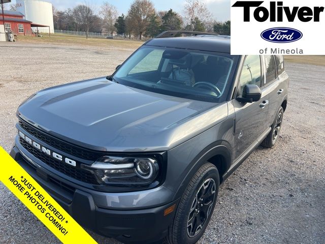 2025 Ford Bronco Sport Outer Banks's photo