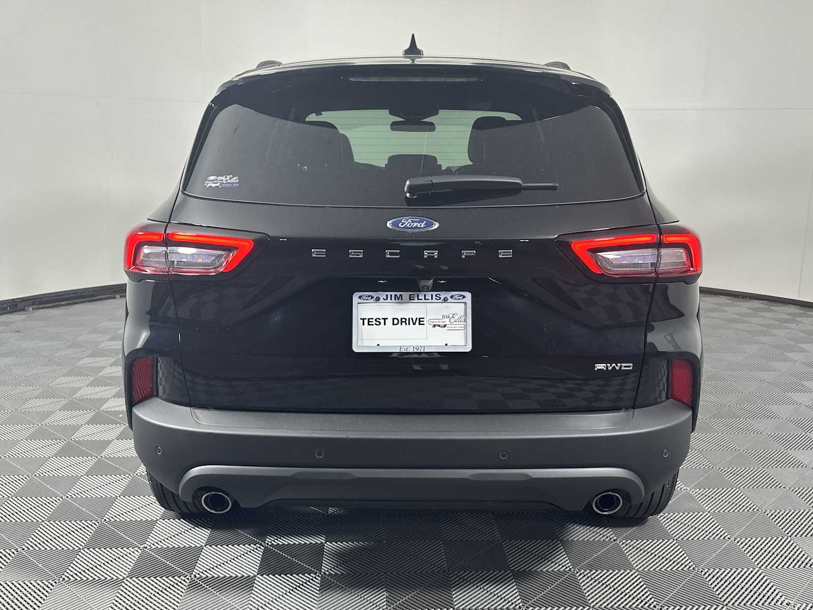 2025 Ford Escape ST-Line photo 2