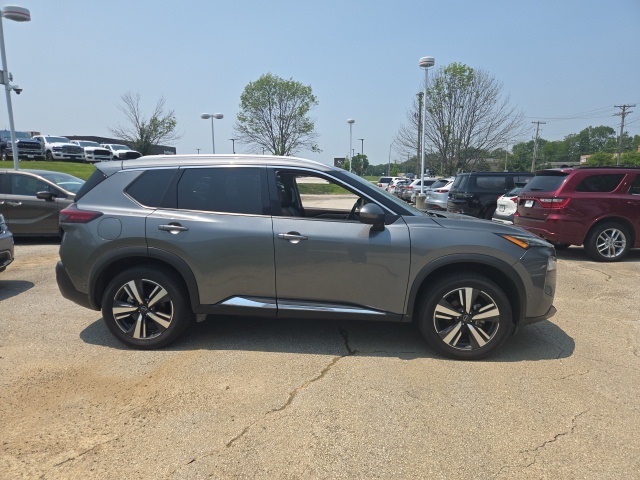 2023 Nissan Rogue SL photo 4