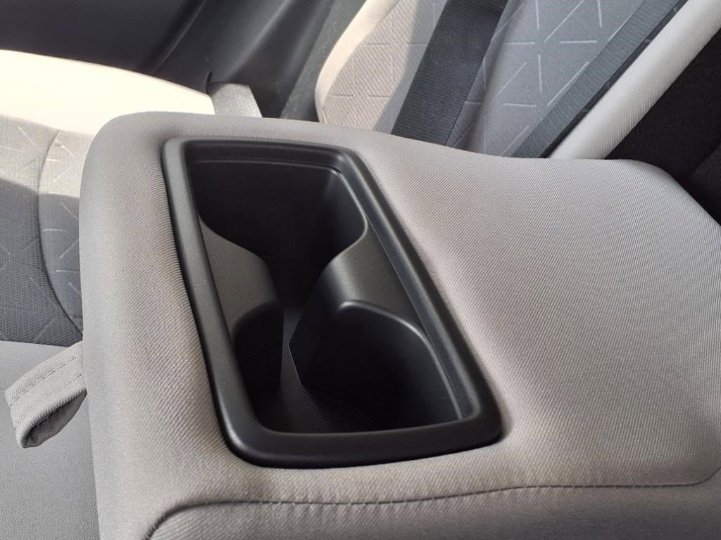 2020 Toyota RAV4 XLE photo 6