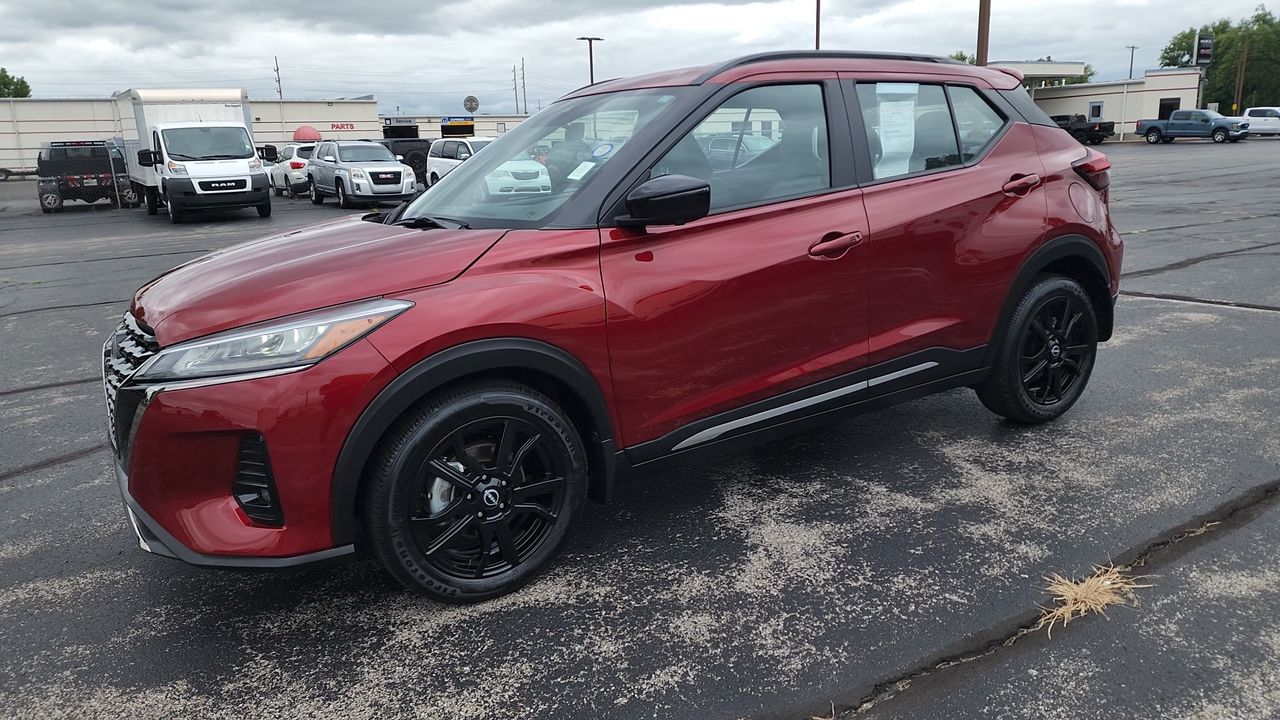 2024 Nissan Kicks SR photo 4