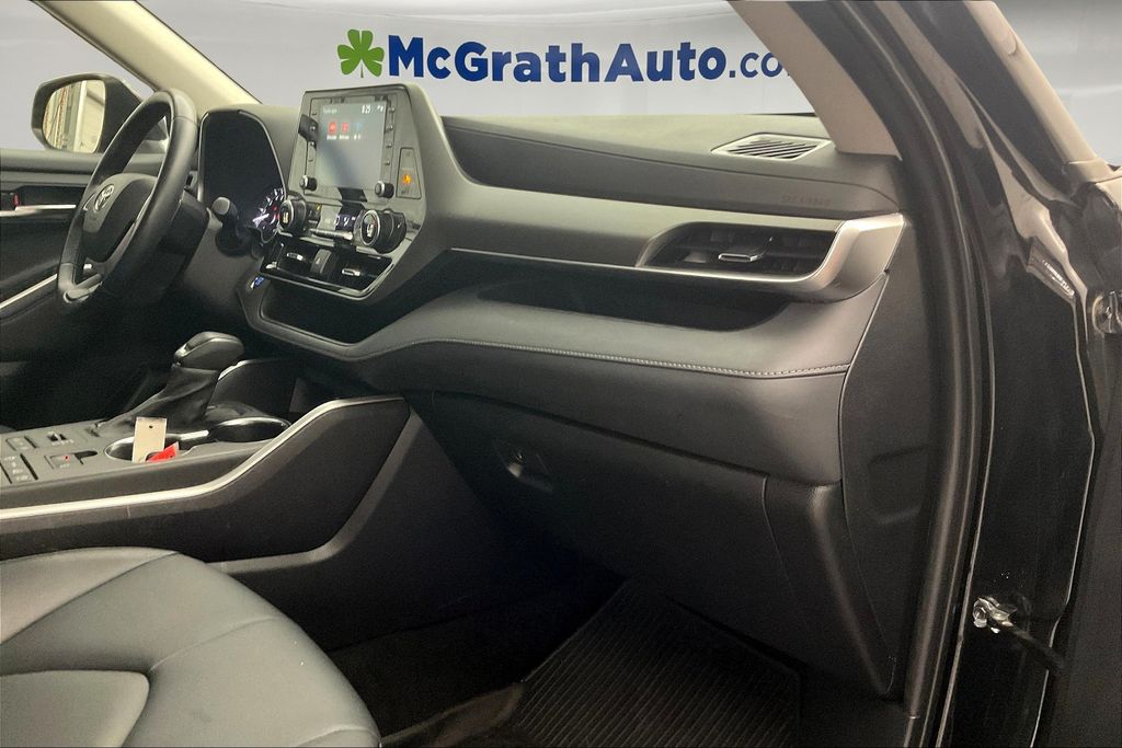 2022 Toyota Highlander XLE photo 15