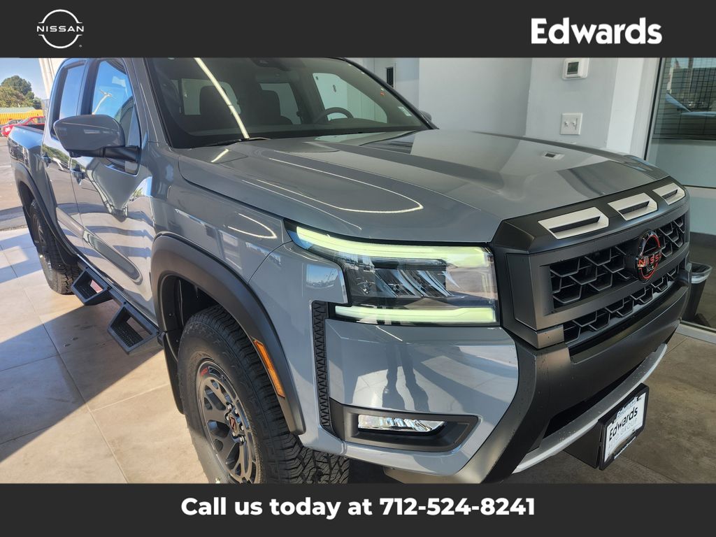 2026 Nissan Frontier PRO-4X Crew Cab photo 2