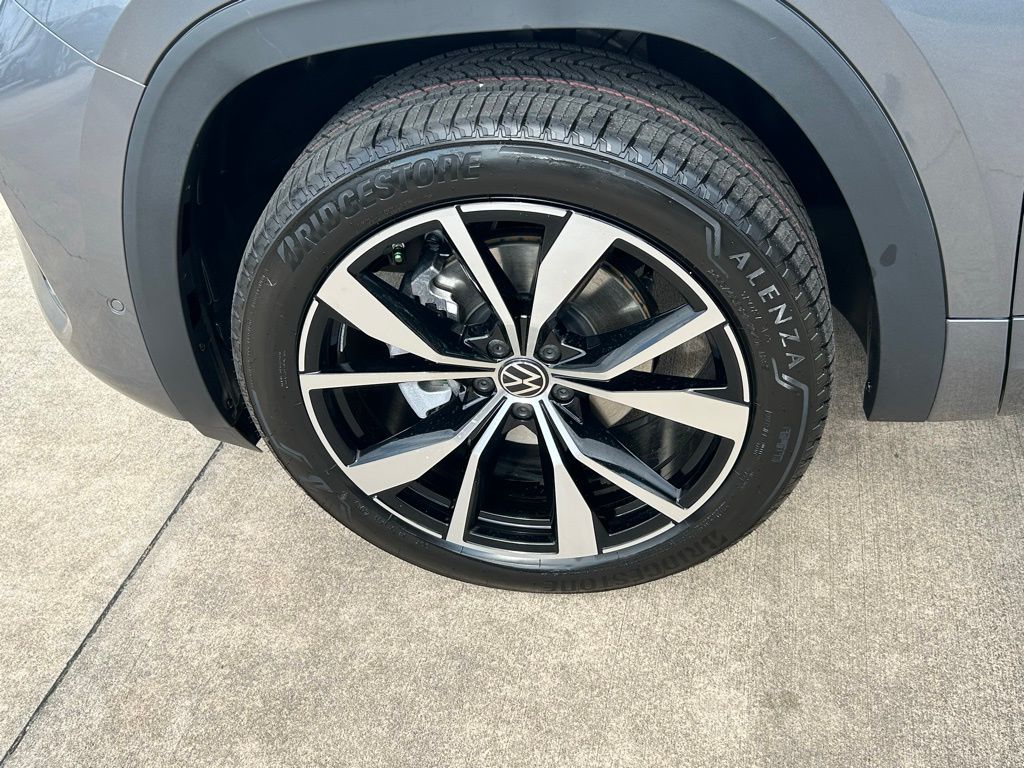 2025 Volkswagen Atlas SEL Premium R-Line photo 19