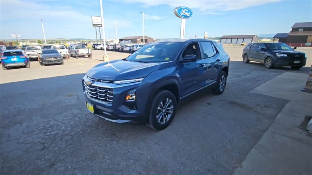 2026 Chevrolet Equinox LT photo 4