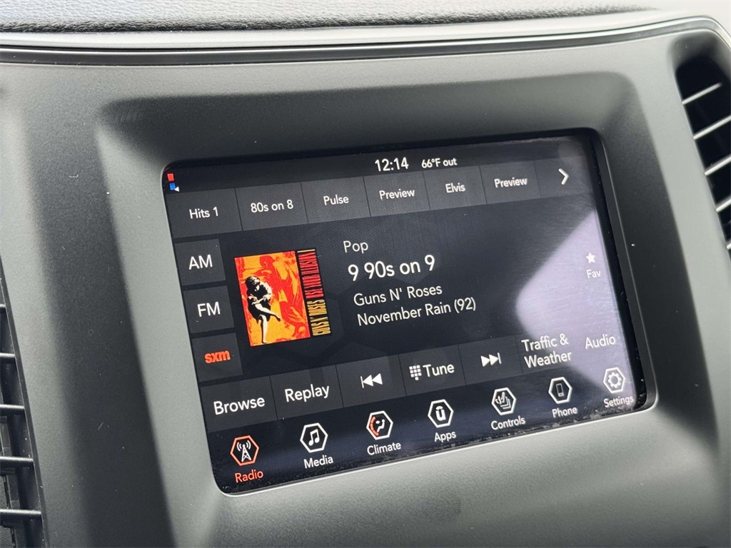 2020 Jeep Cherokee Altitude photo 3