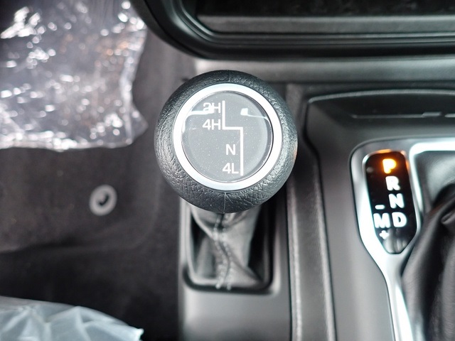 2025 Jeep Wrangler Sport S photo 15