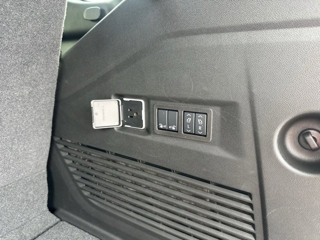 2026 Chevrolet Tahoe High Country photo 20
