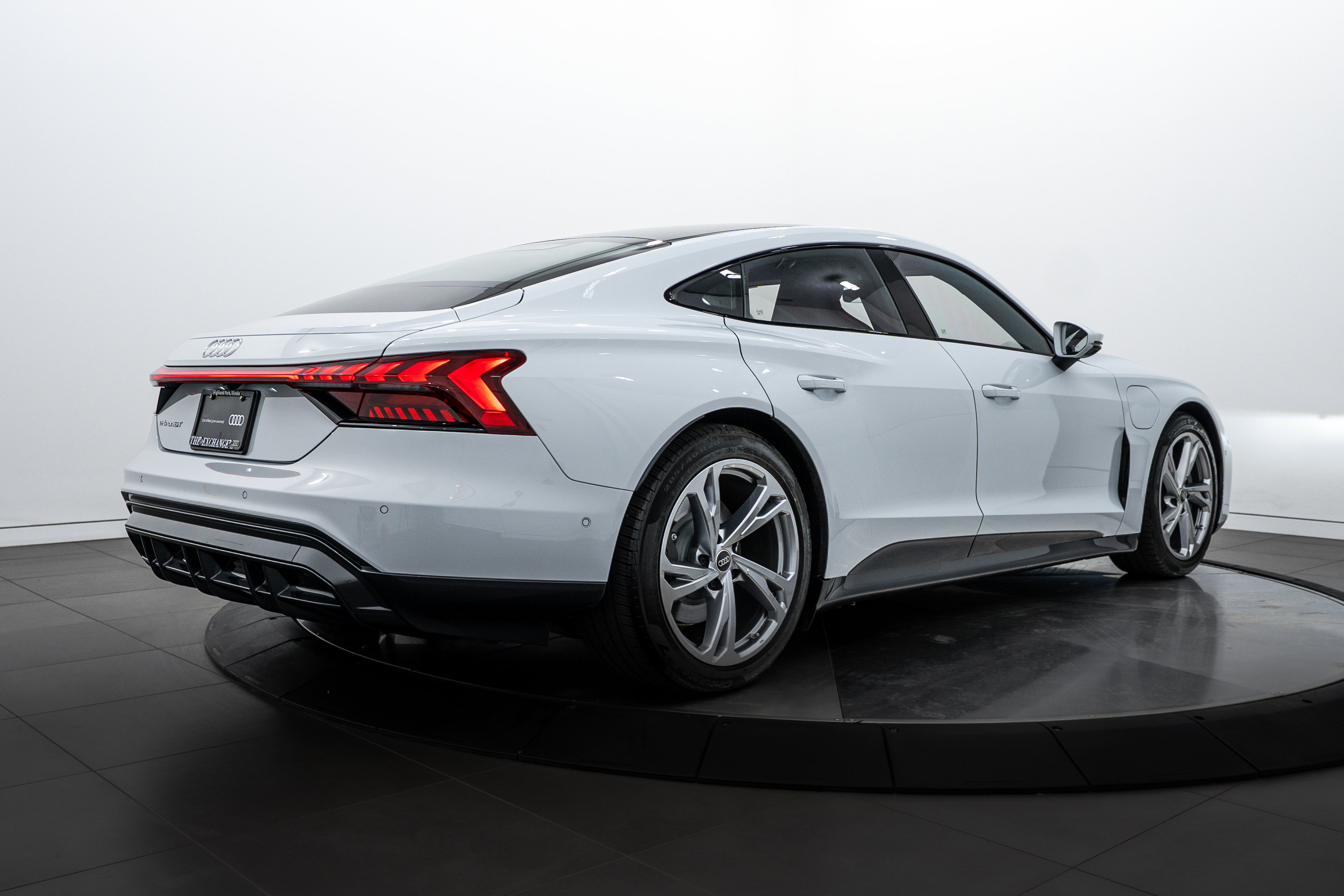 2023 Audi e-tron GT Prestige photo 4