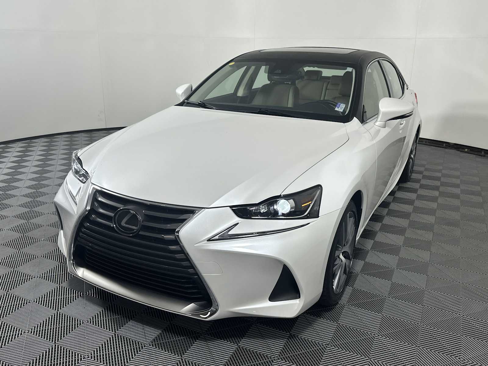 2020 Lexus IS 300 photo 3