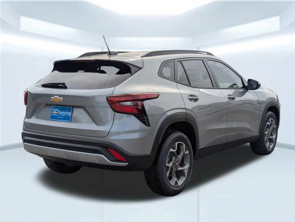 2026 Chevrolet Trax LT photo 2