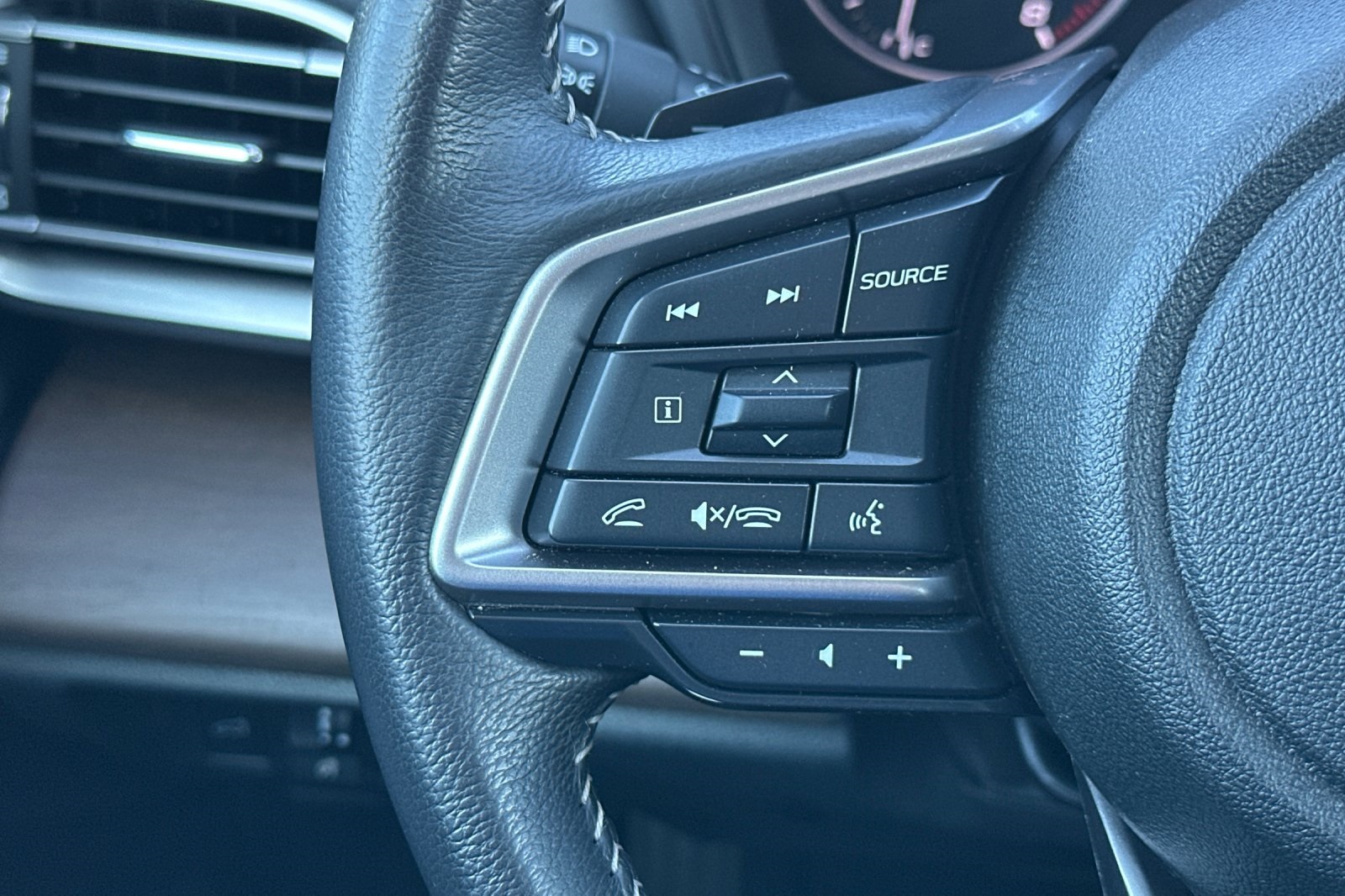2023 Subaru Outback Limited photo 30