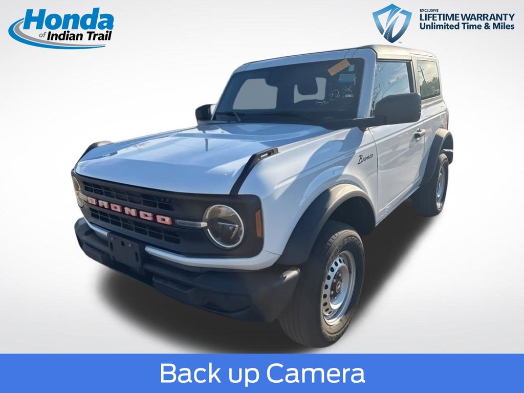 2022 Ford Bronco 2-Door Base's photo
