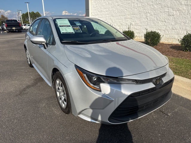 2023 Toyota Corolla LE's photo