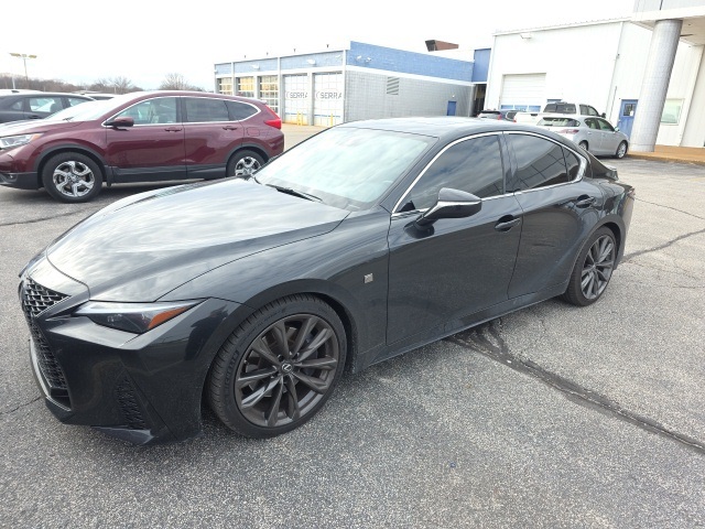 2023 Lexus IS Base's photo