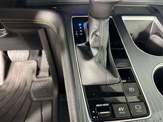 2023 Toyota Sienna Woodland Edition photo 21