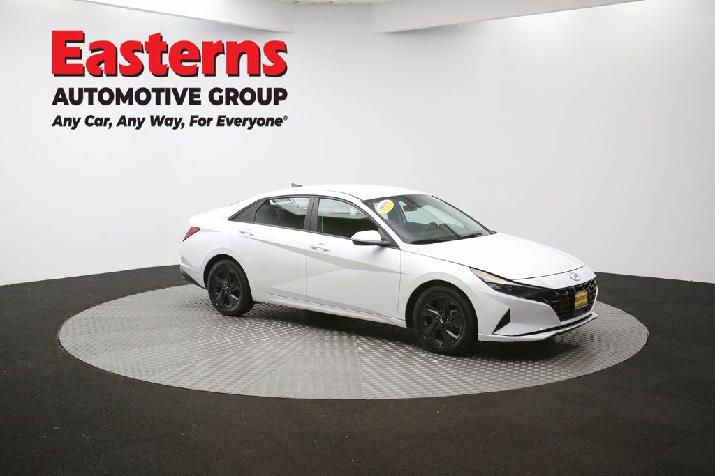 2022 Hyundai Elantra SEL Convenience photo 38