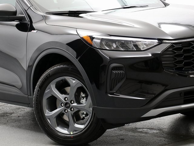 2025 Ford Escape ST-Line photo 3