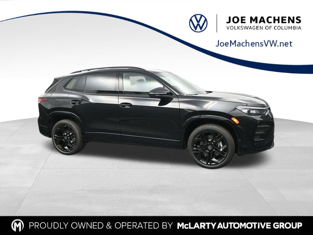 2025 Volkswagen Tiguan SE R-LINE BLACK's photo