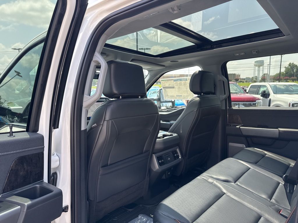 2025 Ford F-350 Lariat photo 14