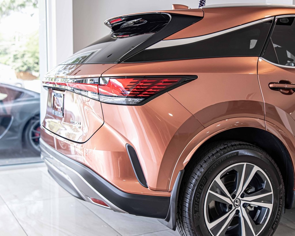 2025 LEXUS RX - Image 12