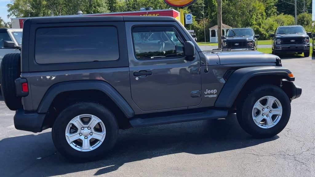 2019 Jeep Wrangler Sport photo 4