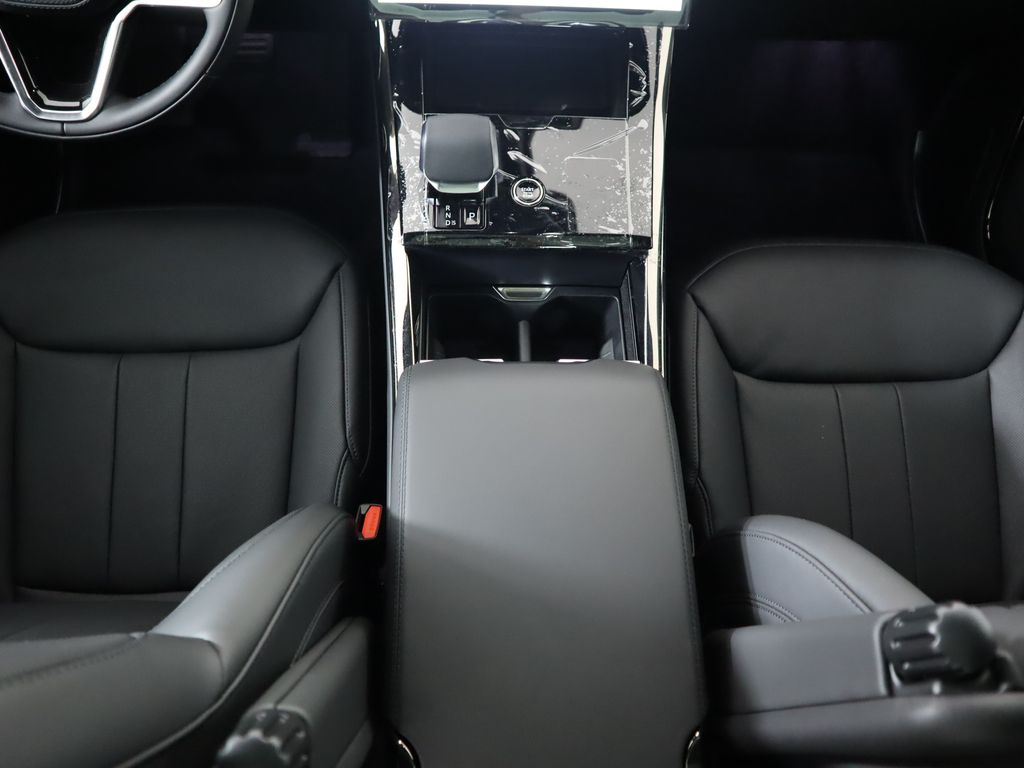 2025 Land Rover Range Rover Sport SE photo 16