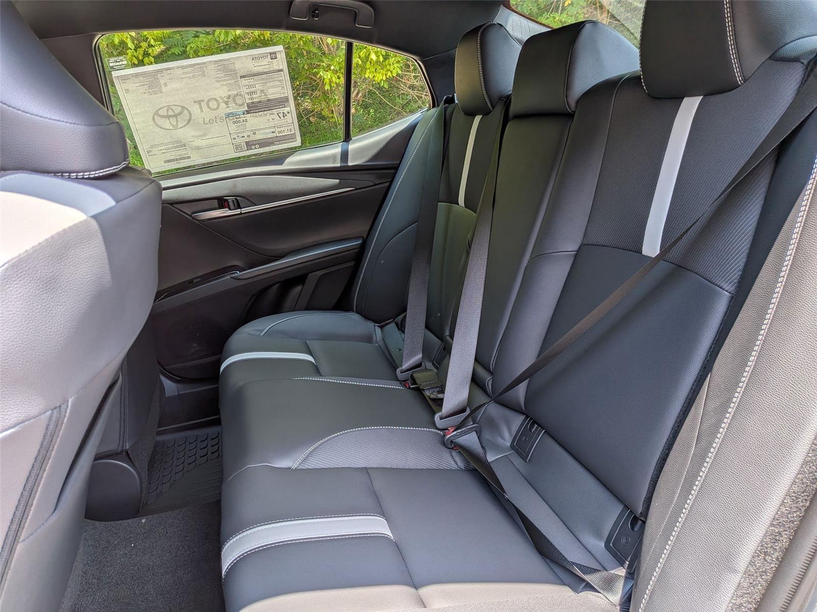 2025 Toyota Camry SE photo 27