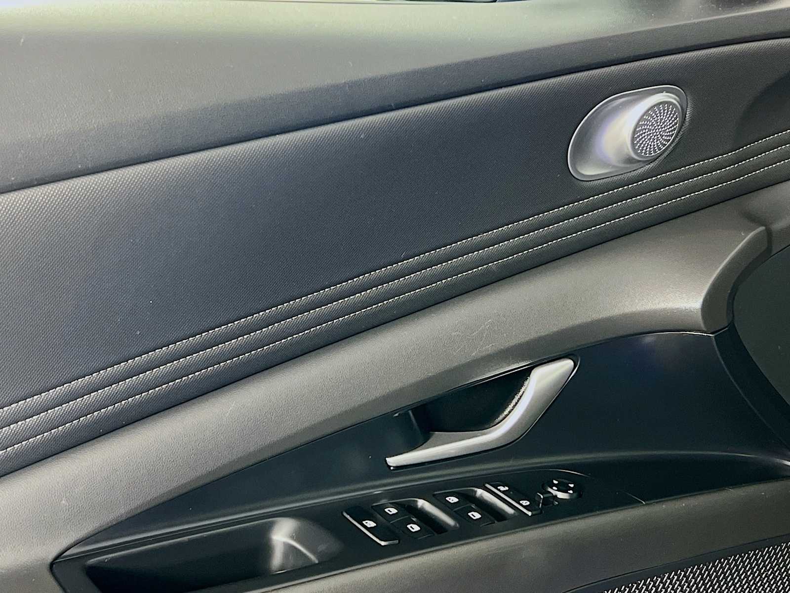 2024 Hyundai Elantra SEL Convenience photo 16
