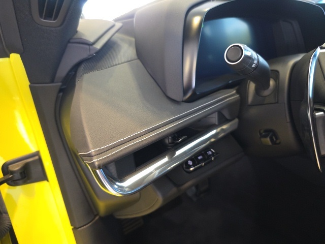 2020 Chevrolet Corvette Stingray 2LT photo 16