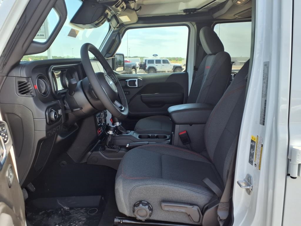 2025 Jeep Wrangler Rubicon photo 12