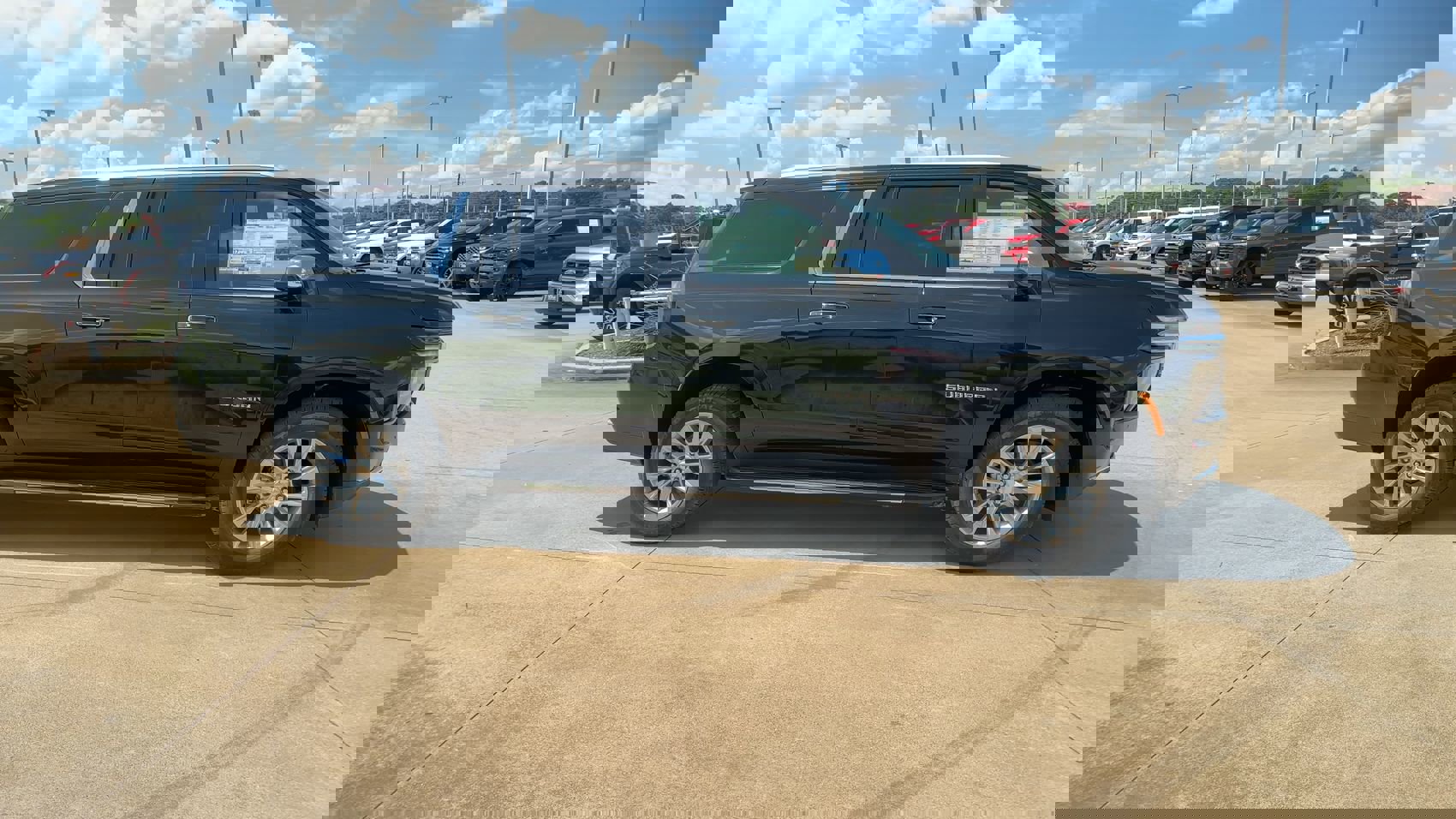2025 Chevrolet Suburban Premier photo 9