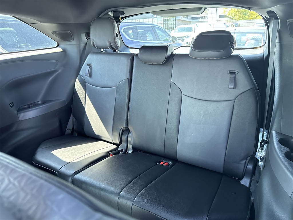 2024 Toyota Sienna LE photo 29