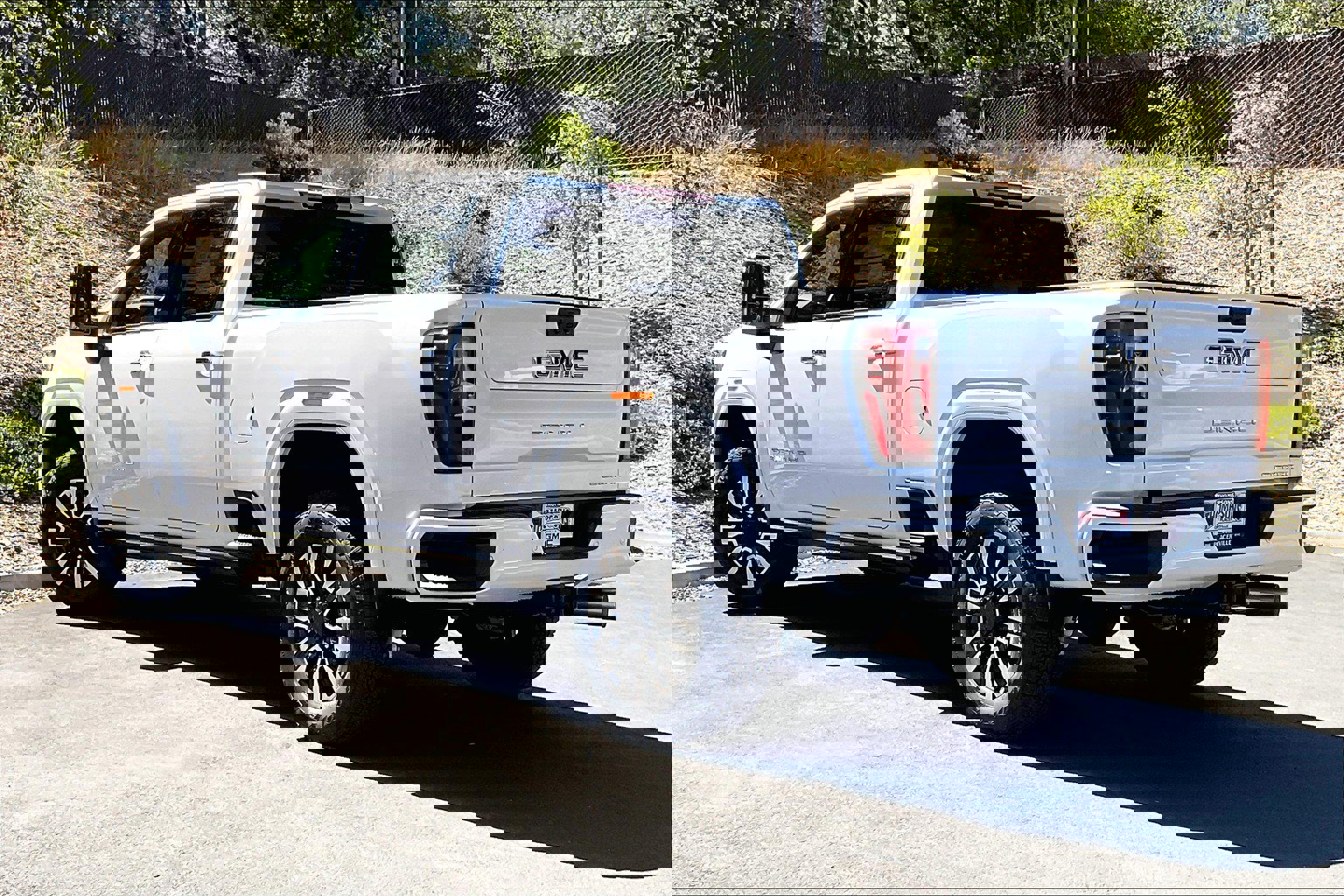 2025 Gmc Sierra 2500 HD Denali Ultimate photo 2
