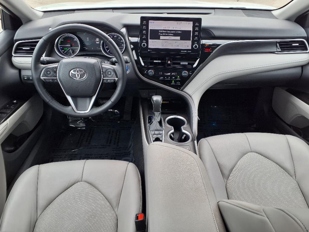 2022 Toyota Camry Hybrid XLE photo 4