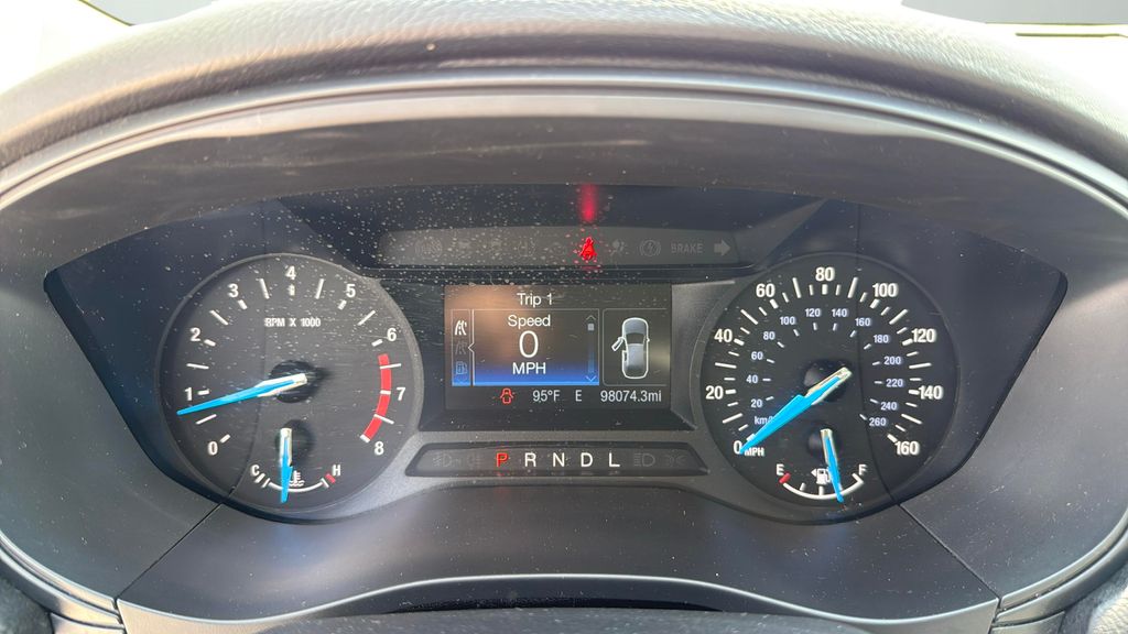 2020 Ford Fusion S photo 11